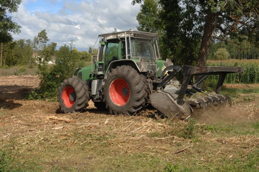Broyage forestier à Sagy